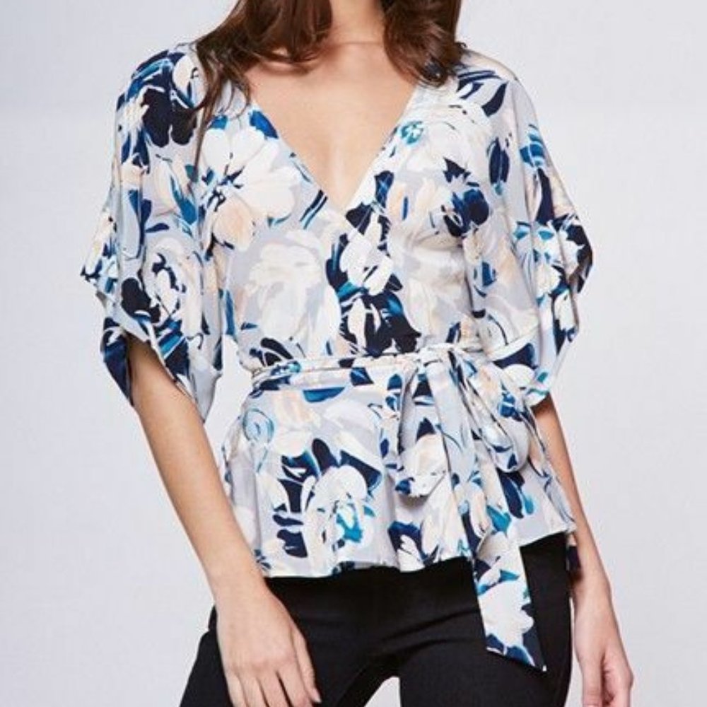 NEW YUMI KIM That's A Wrap Kimono Flower Silk Blouse Top Surfer Blue gray S